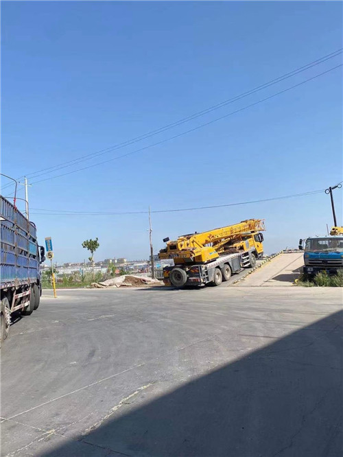 萍乡市25吨吊车的租赁价格大概是多少？